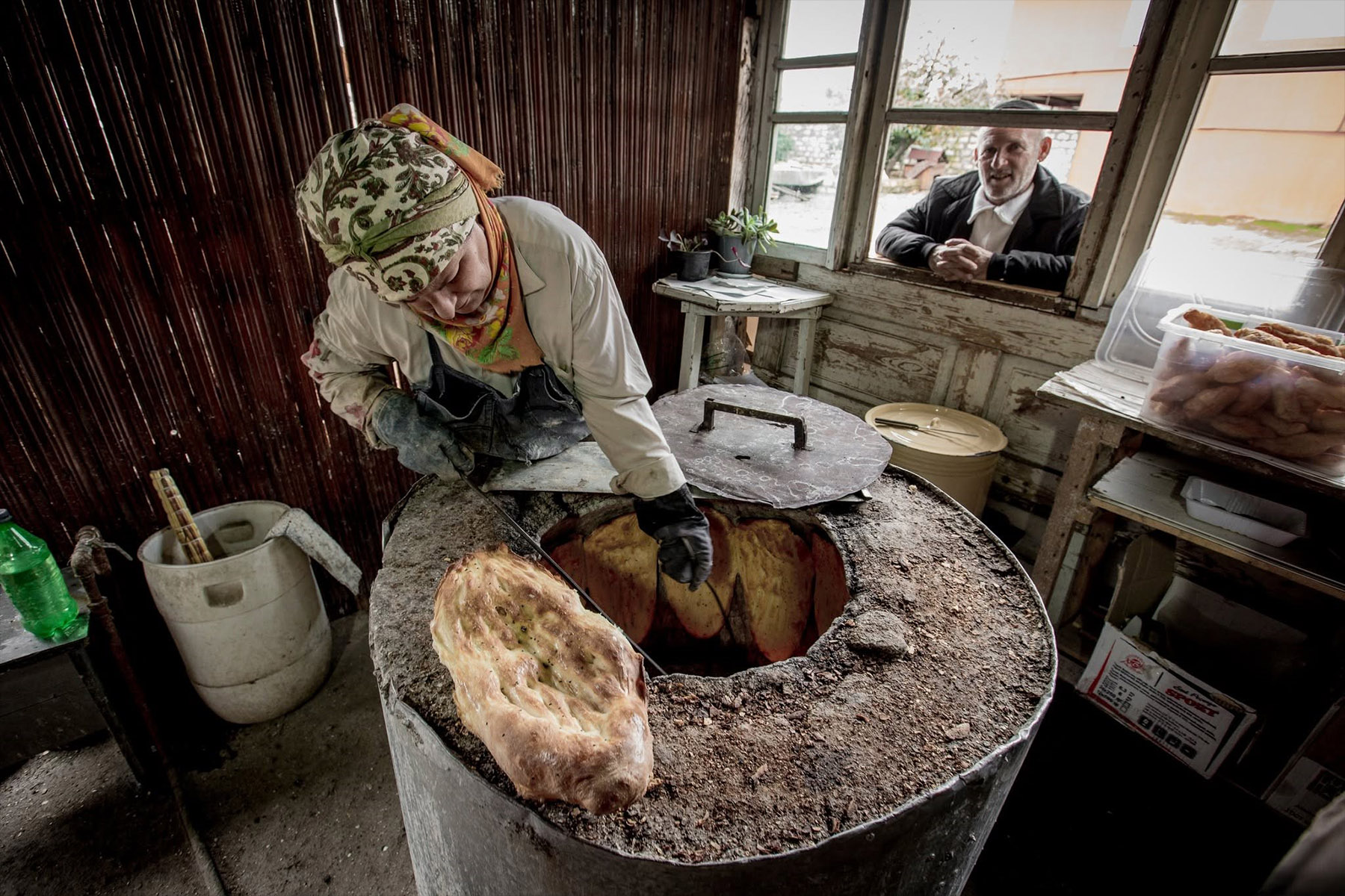 Onların əllərində torpağın zəhməti, ürəklərində isə ailənin sevgisi var